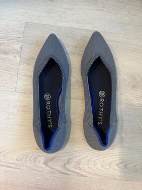 Rothy's “The Point” Shoe with Gray with Blue Trim